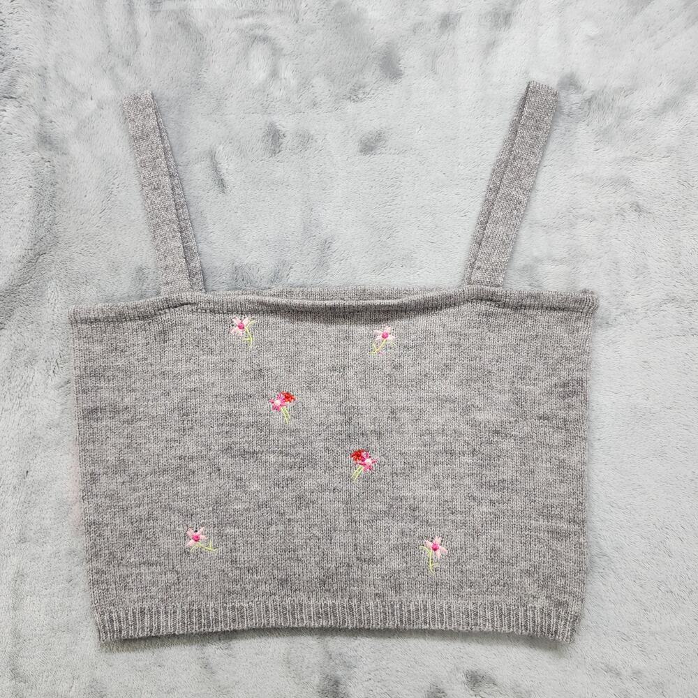 Witty Fox Young Contemporary Top Womens M Gray Embroidered‎ Floral Cami Knit